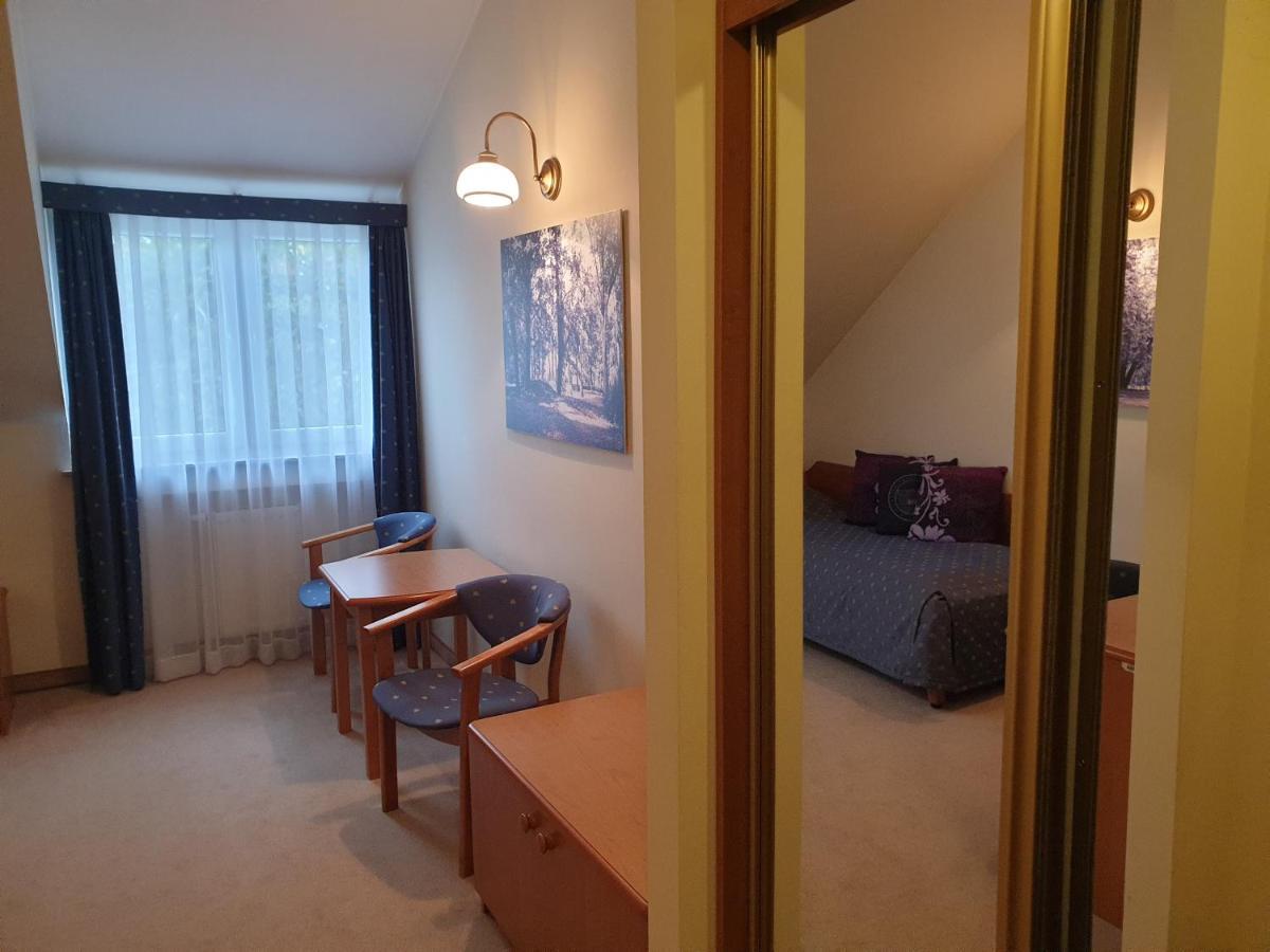 Palac Pod Kampinosem - Blisko Warszawy Leszno  Bagian luar foto